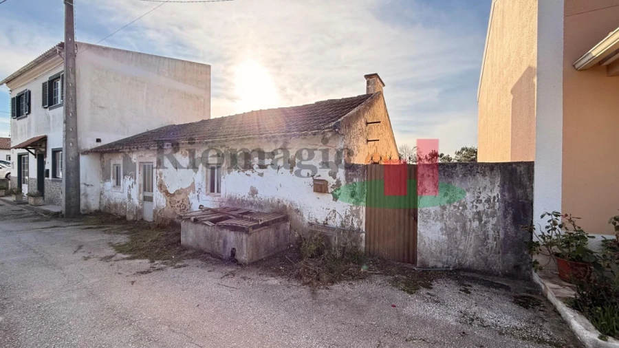 Moradia T2 para Venda em Alvorninha Foto 6