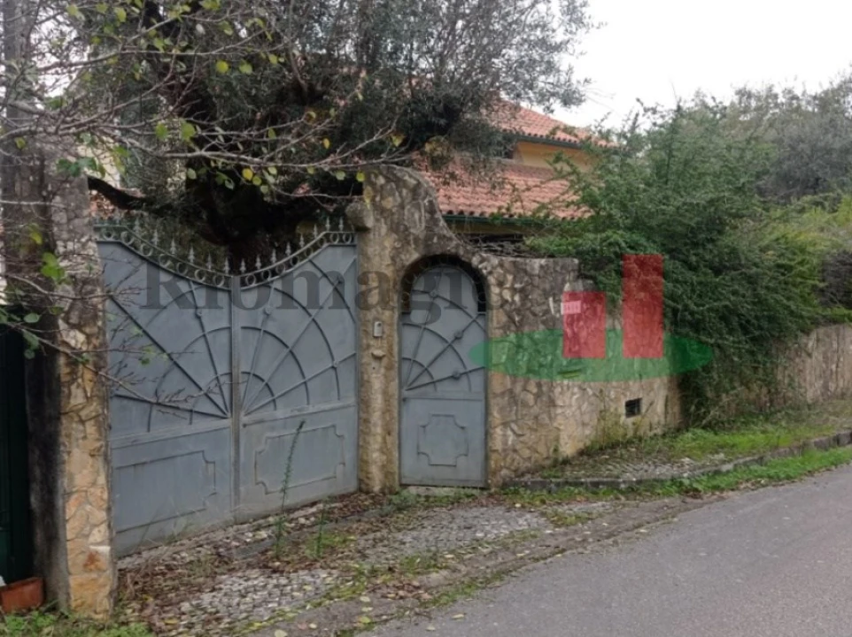 Moradia T4 para Venda em Além da Ribeira e Pedreira Foto 2