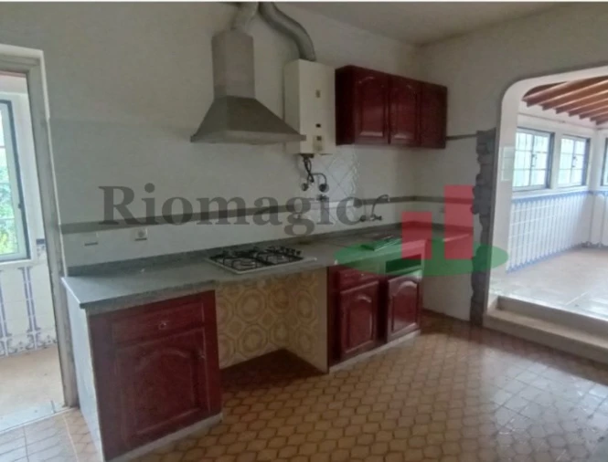 Moradia T4 para Venda em Além da Ribeira e Pedreira Foto 3