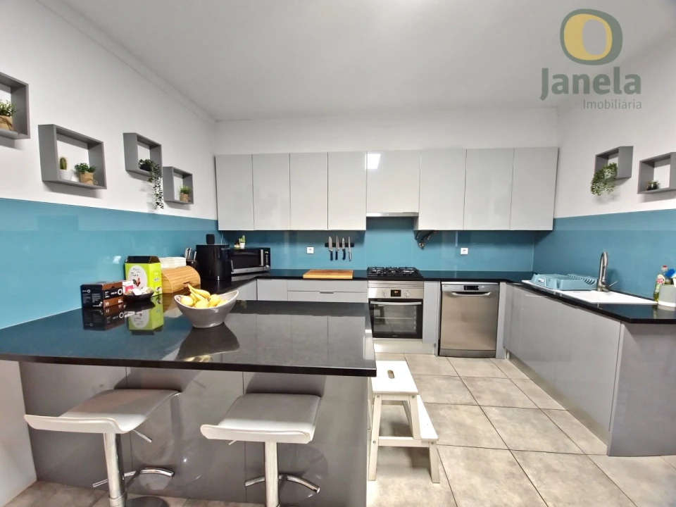 Moradia T3 para Venda em Quelfes Foto 11