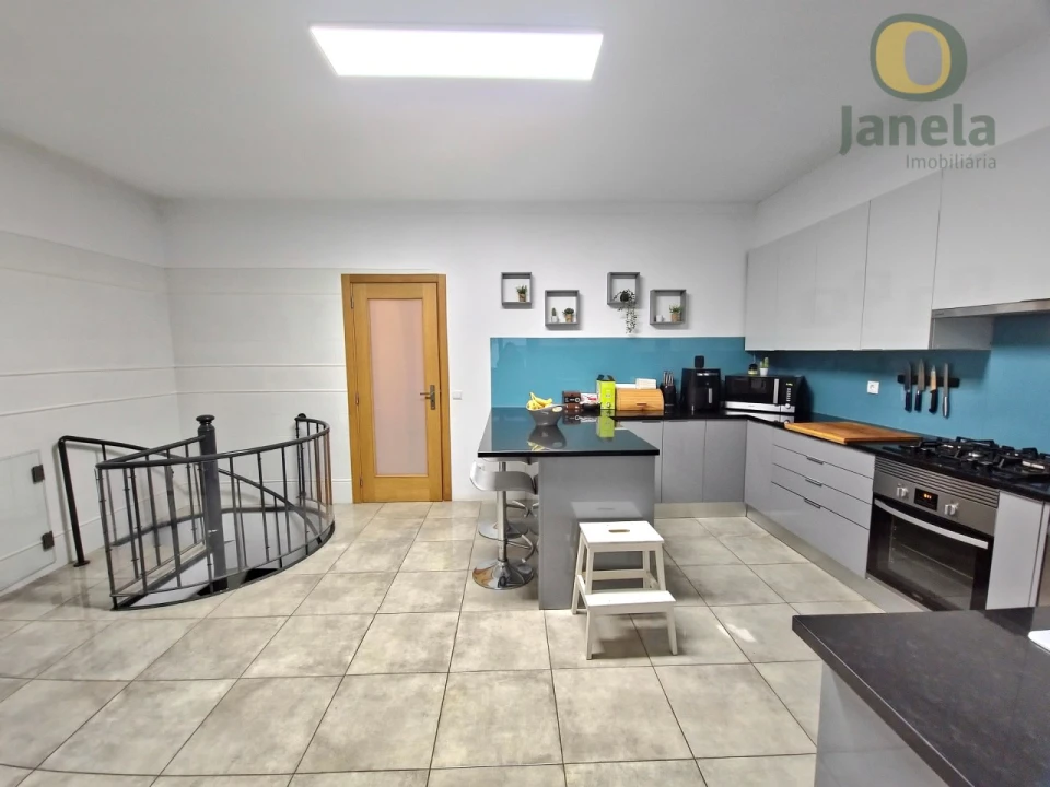 Moradia T3 para Venda em Quelfes Foto 24