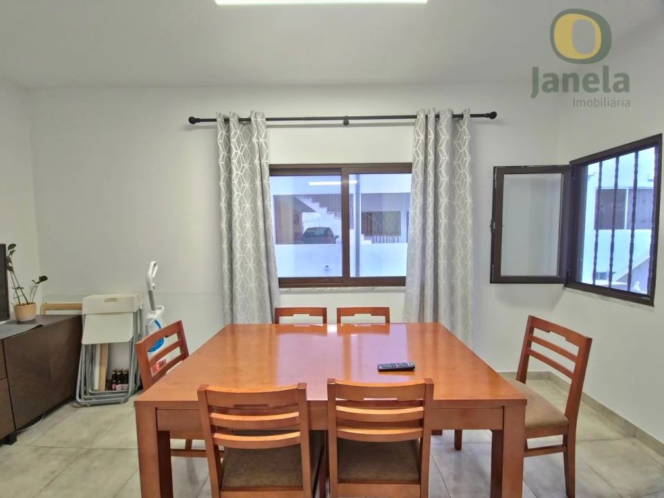 Moradia T3 para Venda em Quelfes Foto 25