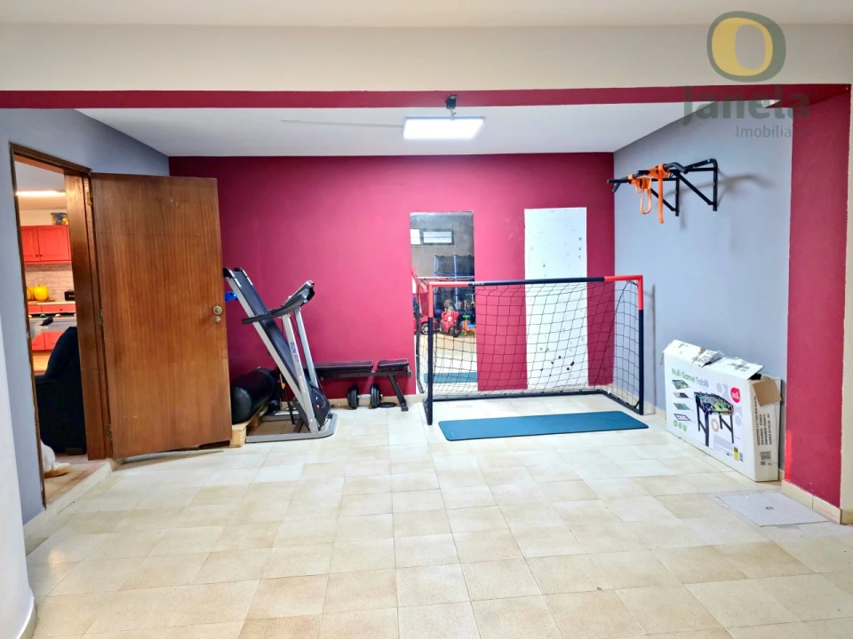 Moradia T3 para Venda em Quelfes Foto 32