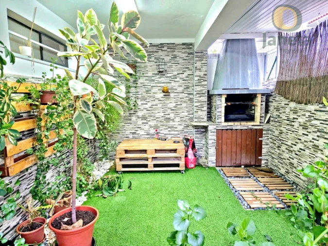 Moradia T3 para Venda em Quelfes Foto 2