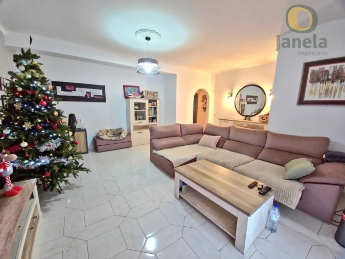 Moradia T3 para Venda em Quelfes Foto 1