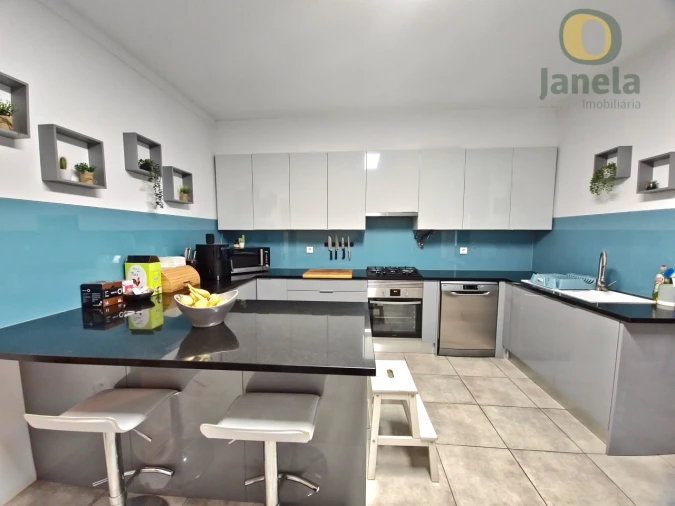 Moradia T3 para Venda em Quelfes Foto 11