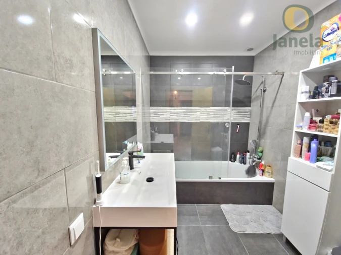 Moradia T3 para Venda em Quelfes Foto 23