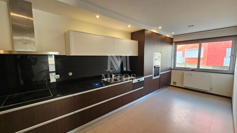 Apartamento T3 para Arrendamento em Santa Maria Maior e Monserrate e Meadela