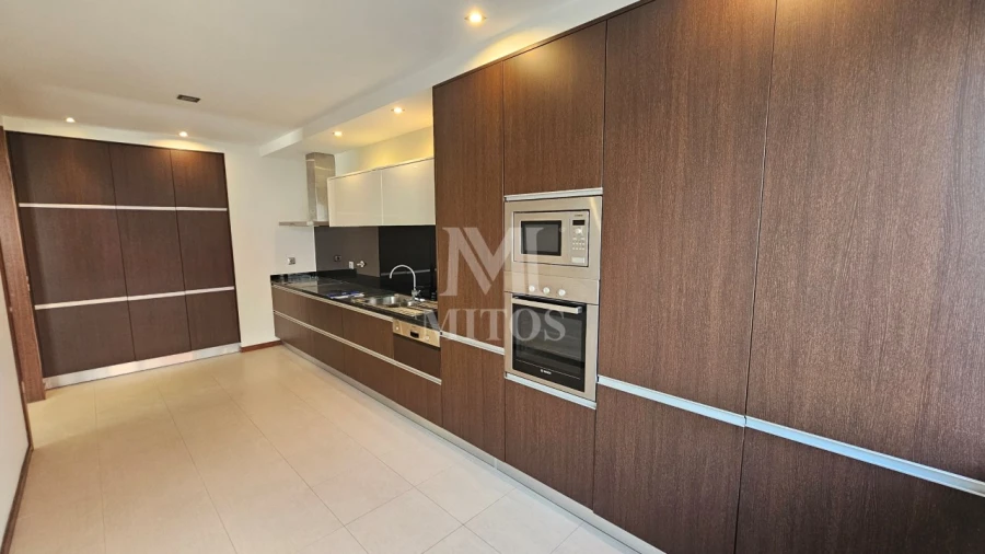 Apartamento T3 para Arrendamento em Santa Maria Maior e Monserrate e Meadela Foto 2