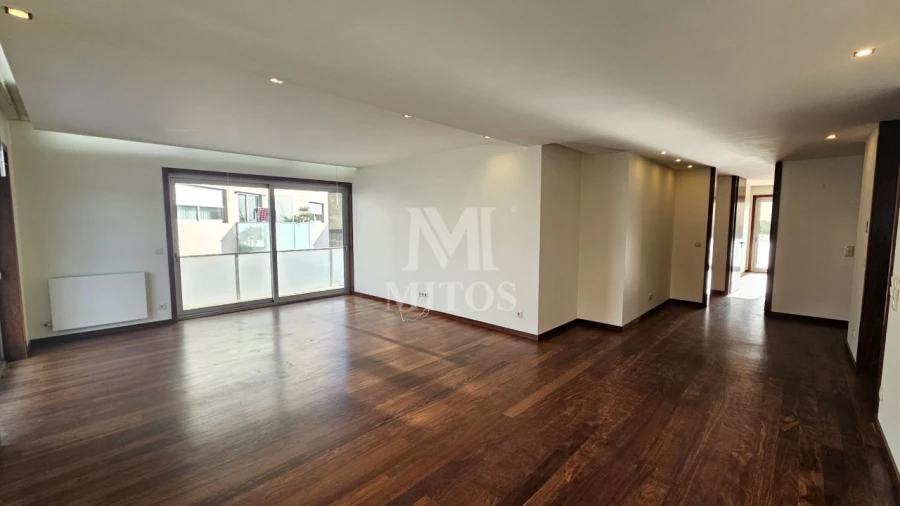 Apartamento T3 para Arrendamento em Santa Maria Maior e Monserrate e Meadela Foto 5