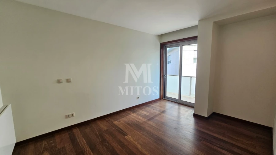 Apartamento T3 para Arrendamento em Santa Maria Maior e Monserrate e Meadela Foto 14