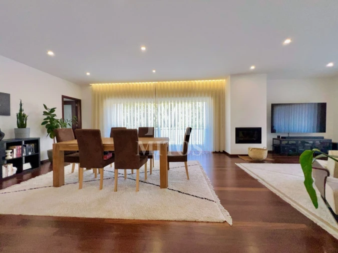 Moradia T4 para Venda em Santa Maria Maior e Monserrate e Meadela Foto 4