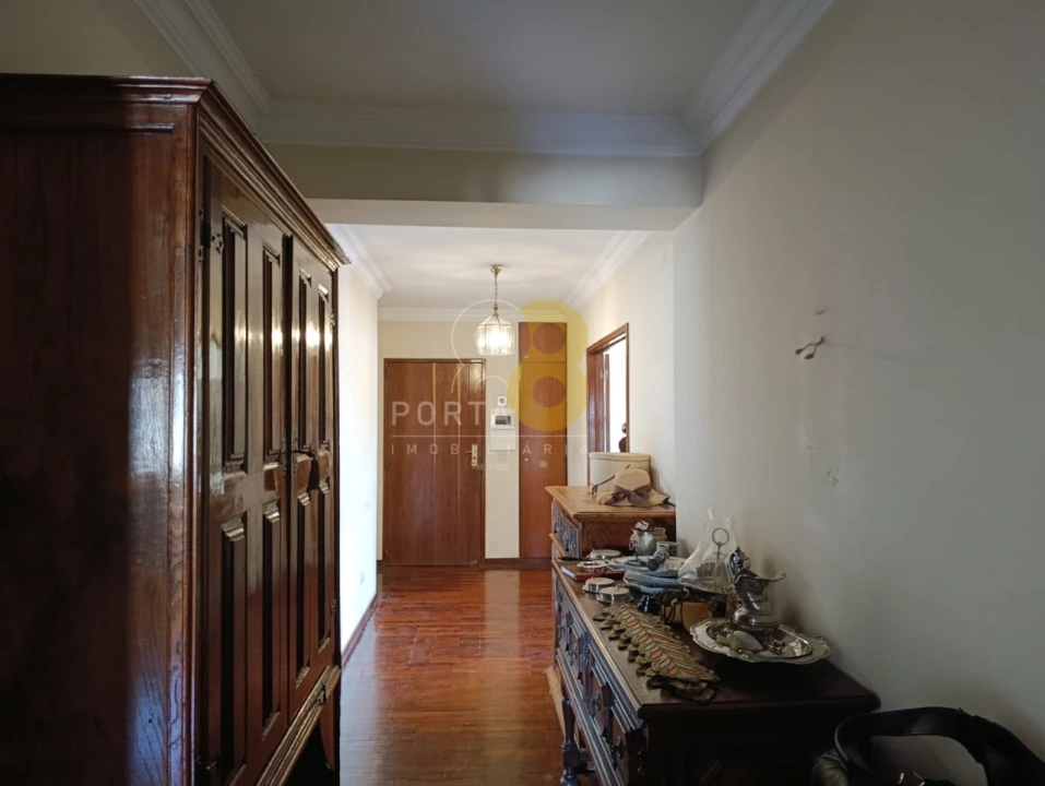 Apartamento T4 para Venda em Ramalde Foto 4