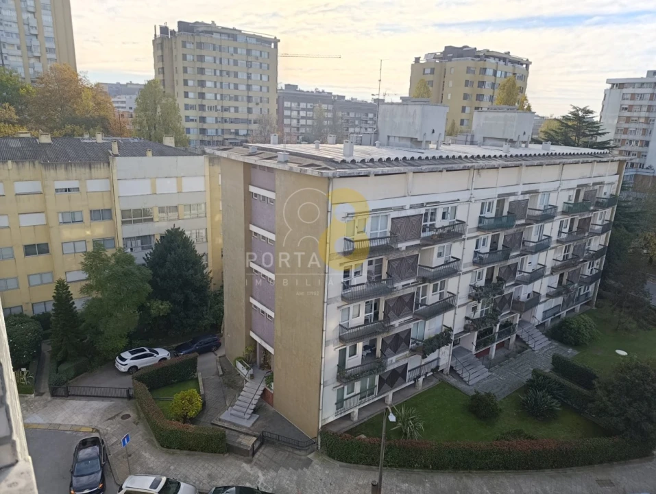 Apartamento T4 para Venda em Ramalde Foto 7