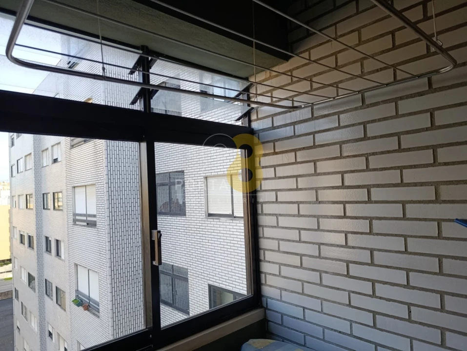 Apartamento T4 para Venda em Ramalde Foto 9