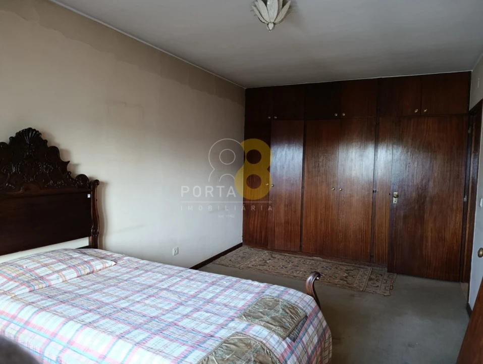 Apartamento T4 para Venda em Ramalde Foto 10