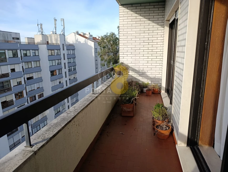 Apartamento T4 para Venda em Ramalde Foto 16