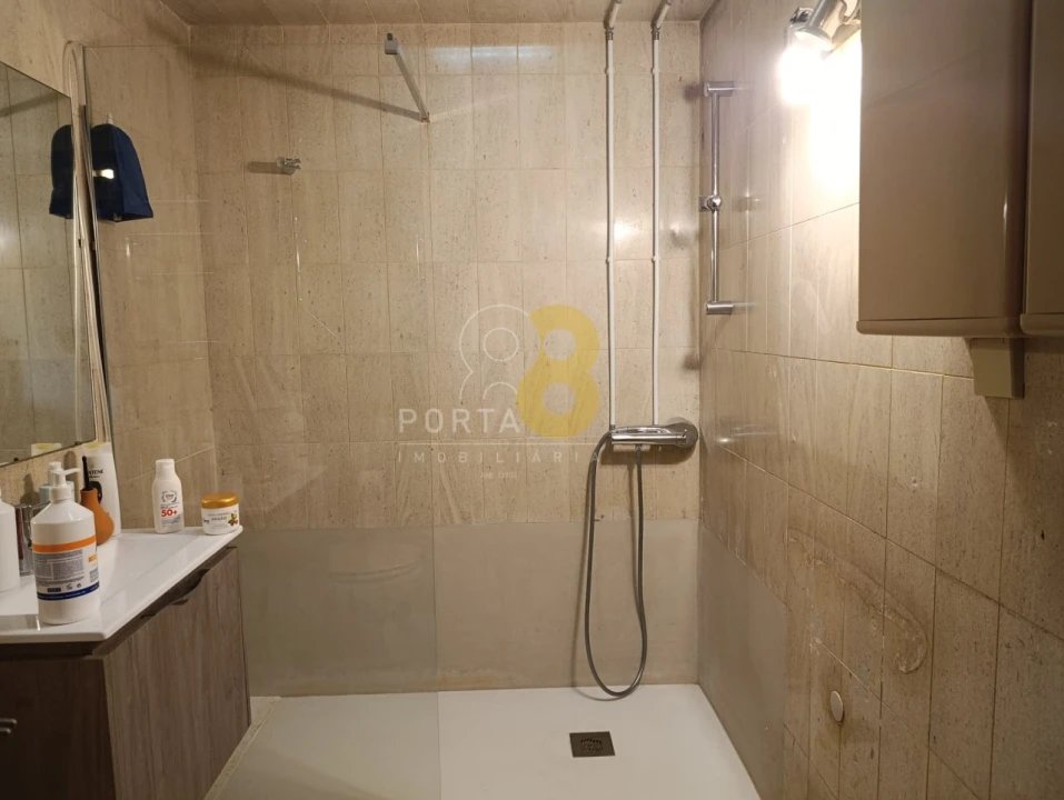 Apartamento T4 para Venda em Ramalde Foto 17