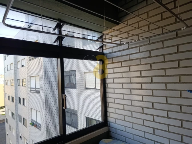 Apartamento T4 para Venda em Ramalde Foto 9
