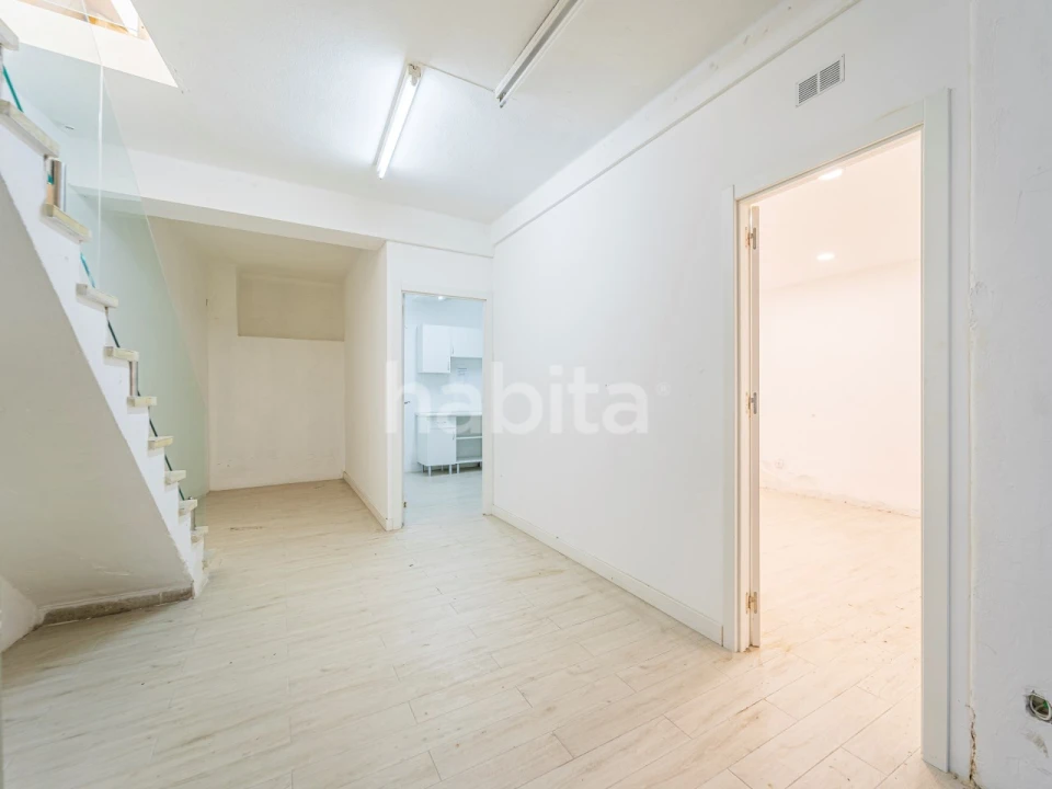 Loja para Arrendamento em Santo António Foto 12