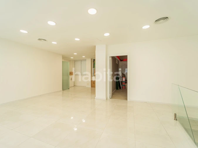 Loja para Arrendamento em Santo António Foto 6