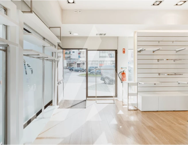 Loja para Cedência de Quotas em Lousã e Vilarinho Foto 6