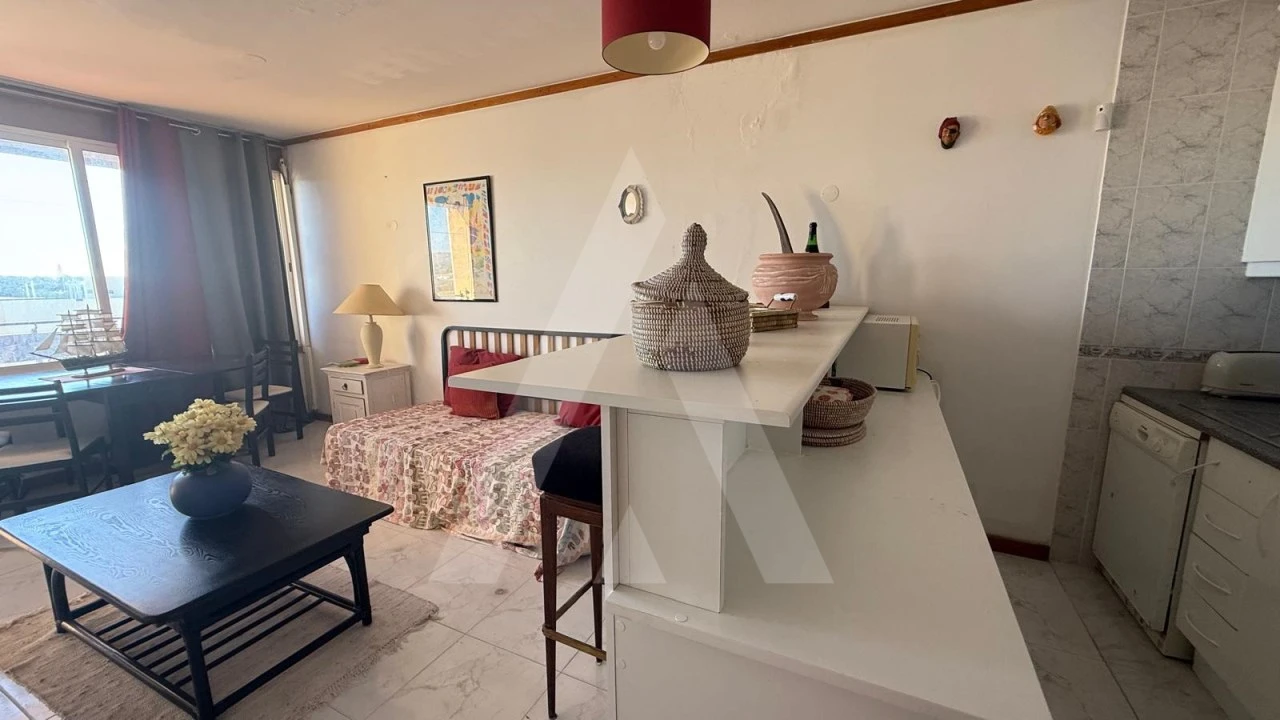 Apartamento para Venda em Quarteira Foto 9