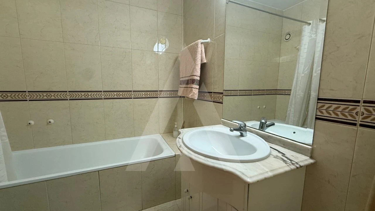 Apartamento para Venda em Quarteira Foto 10