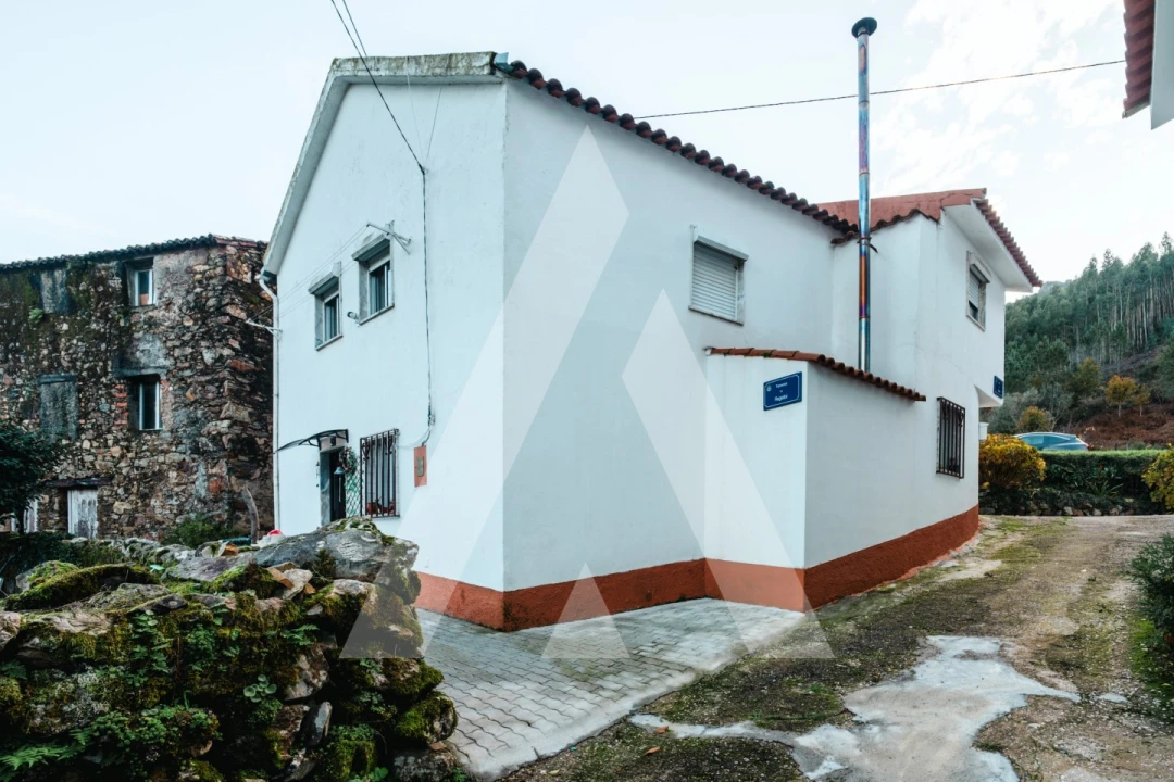 Moradia T3 para Venda em Gois Foto 1