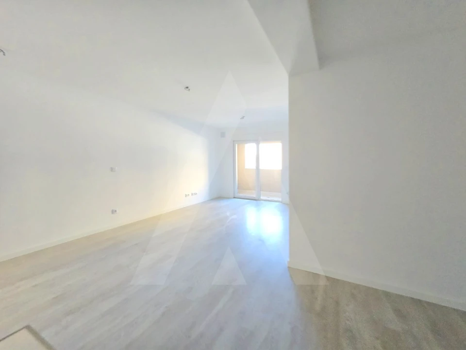 Apartamento T2 para Arrendamento em Aradas Foto 1