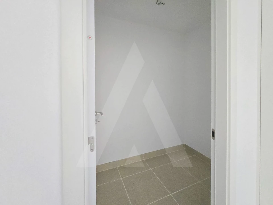 Apartamento T2 para Arrendamento em Aradas Foto 9