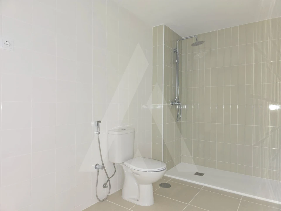 Apartamento T2 para Arrendamento em Aradas Foto 12