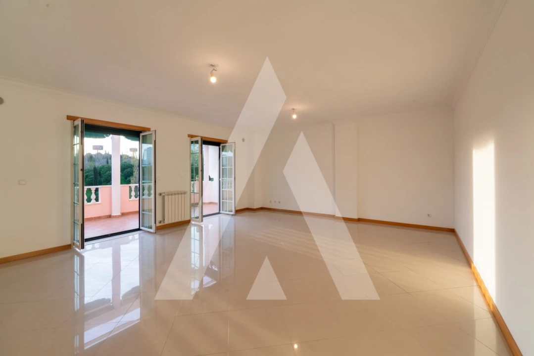 Apartamento T3 para Venda em Águas Livres Foto 1