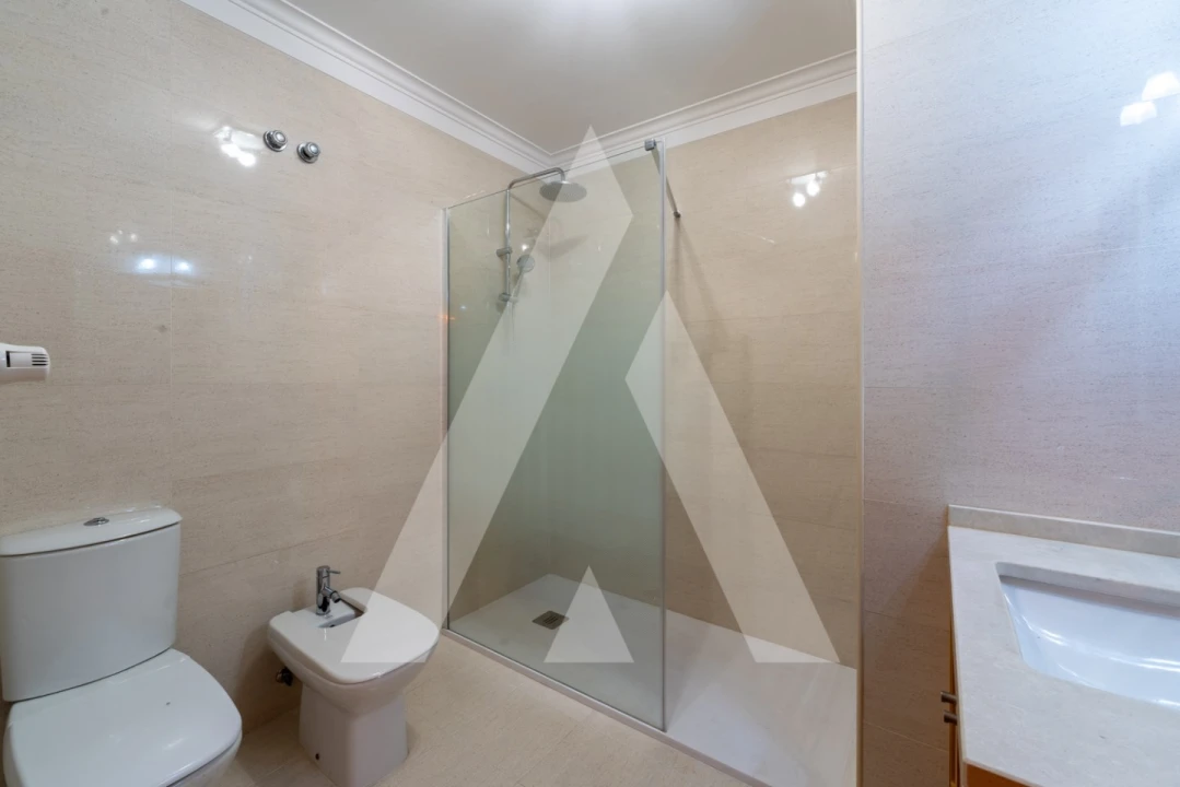 Apartamento T3 para Venda em Águas Livres Foto 13