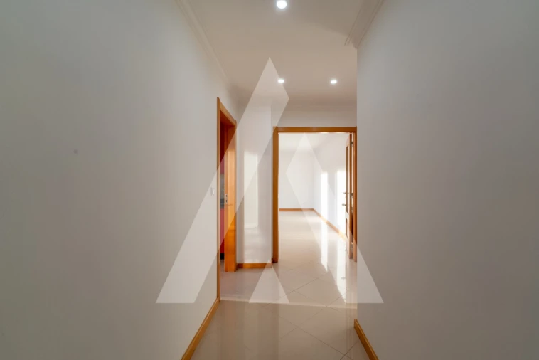 Apartamento T3 para Venda em Águas Livres Foto 6