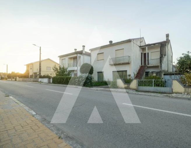 Moradia T3 para Venda em Lousã e Vilarinho Foto 1