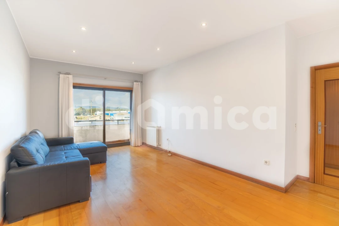 Apartamento T2 para Venda em Vila Nova de Famalicão e Calendário Foto 1