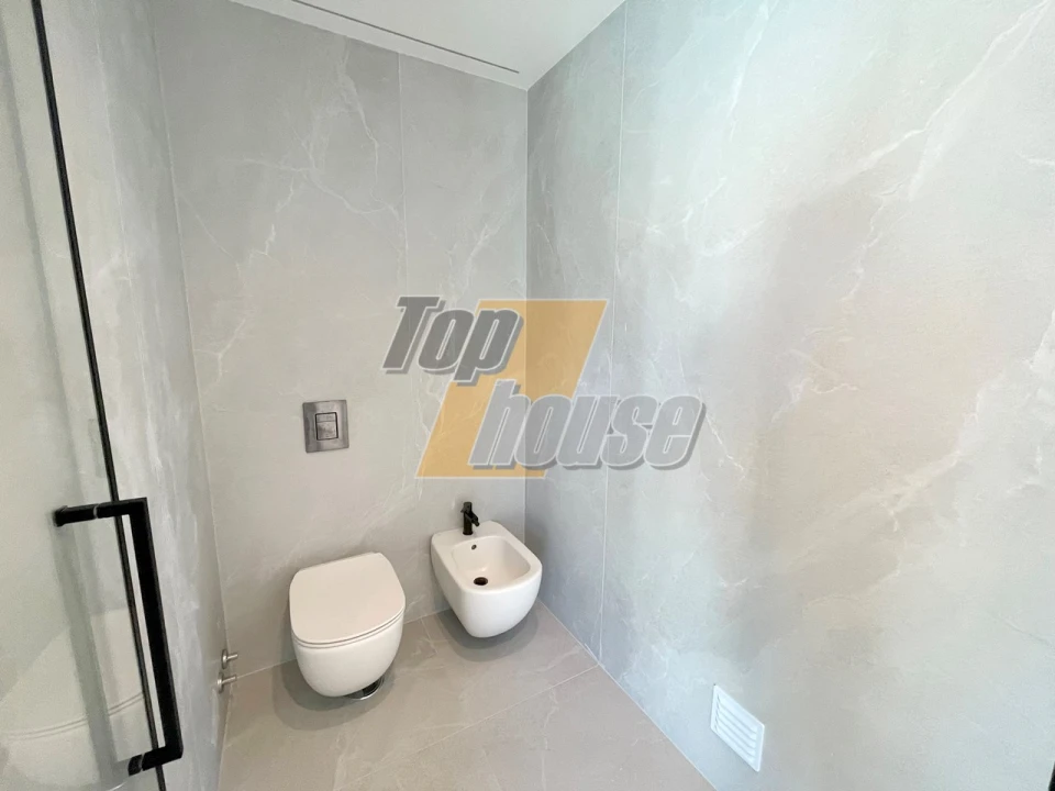 Moradia T5 para Venda em Corroios Foto 16