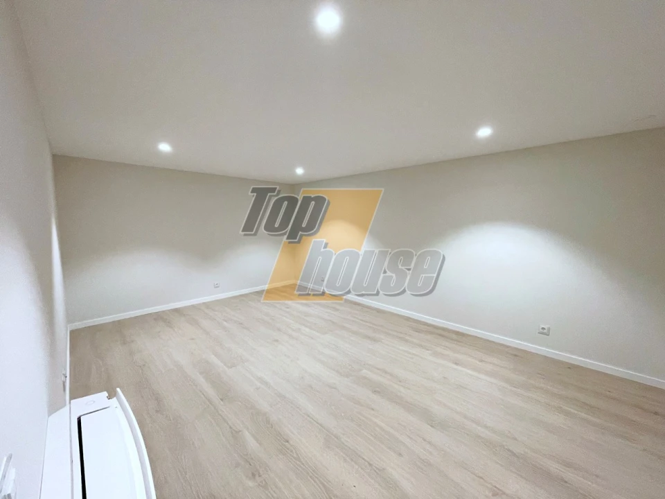 Moradia T5 para Venda em Corroios Foto 49