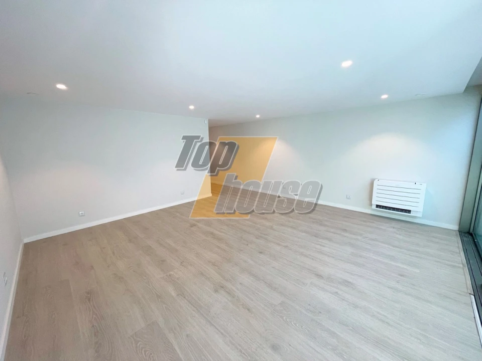 Moradia T5 para Venda em Corroios Foto 52