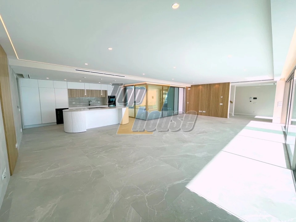 Moradia T5 para Venda em Corroios Foto 7