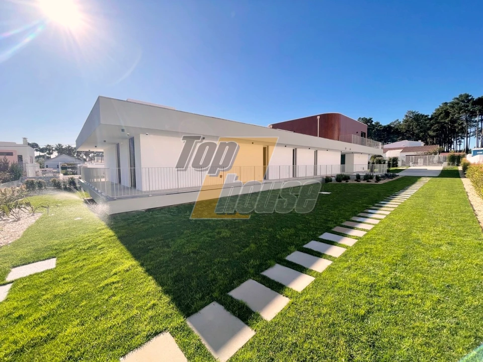 Moradia T5 para Venda em Corroios Foto 5