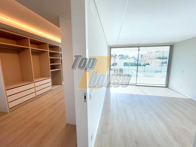 Moradia T5 para Venda em Corroios Foto 43