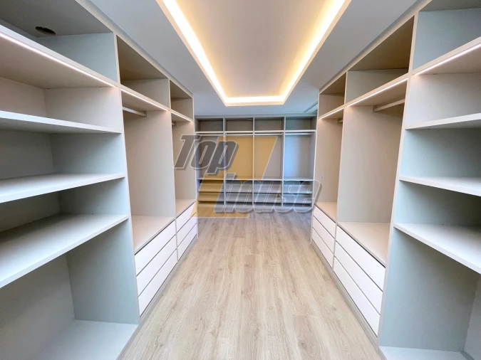 Moradia T5 para Venda em Corroios Foto 47