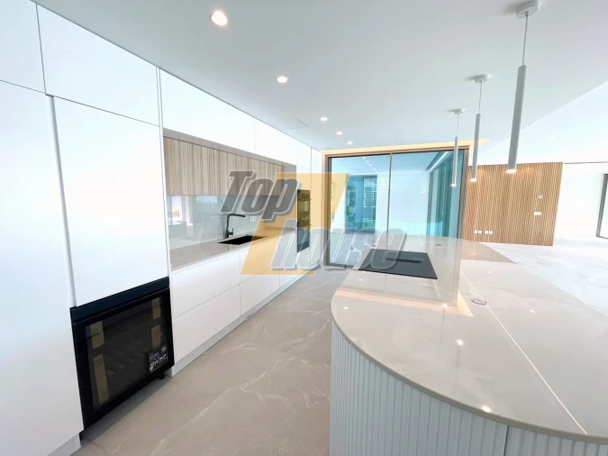 Moradia T5 para Venda em Corroios Foto 10