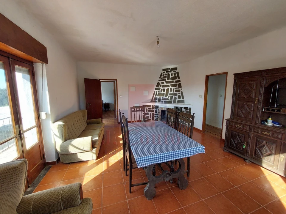 Moradia T3 para Venda em Alvorninha Foto 8