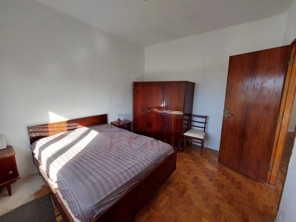 Moradia T3 para Venda em Alvorninha Foto 13