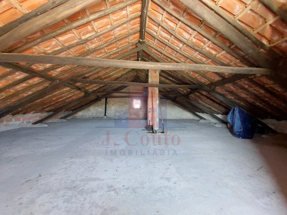 Moradia T3 para Venda em Alvorninha Foto 15