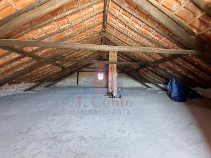 Moradia T3 para Venda em Alvorninha Foto 15