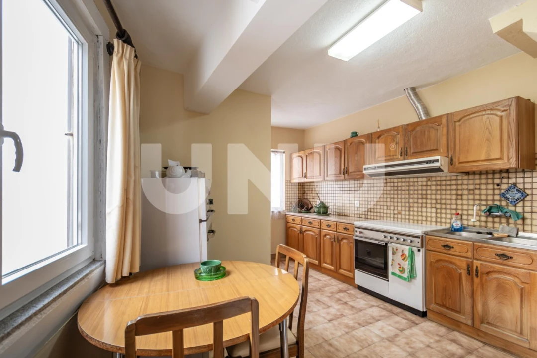 Prédio para Venda em Tortosendo Foto 23